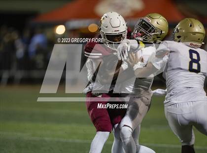 Thumbnail 2 in Notre Dame (SO) @ JSerra Catholic photogallery.
