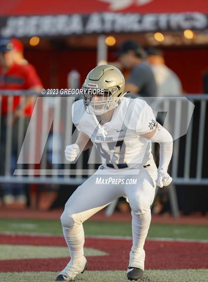 Thumbnail 2 in Notre Dame (SO) @ JSerra Catholic photogallery.