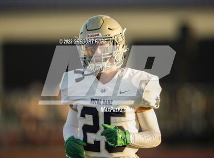 Thumbnail 3 in Notre Dame (SO) @ JSerra Catholic photogallery.