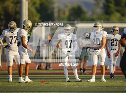 Thumbnail 2 in Notre Dame (SO) @ JSerra Catholic photogallery.