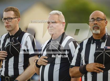 Thumbnail 2 in Notre Dame (SO) @ JSerra Catholic photogallery.