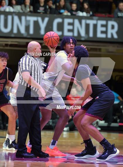 Thumbnail 3 in Iona Prep @ Archbishop Stepinac (The Crusader Classic) photogallery.