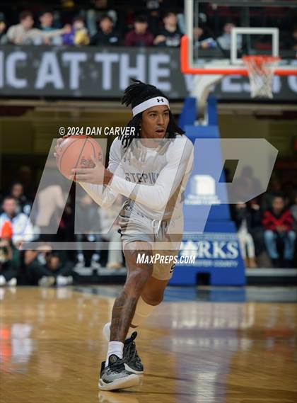 Thumbnail 3 in Iona Prep @ Archbishop Stepinac (The Crusader Classic) photogallery.