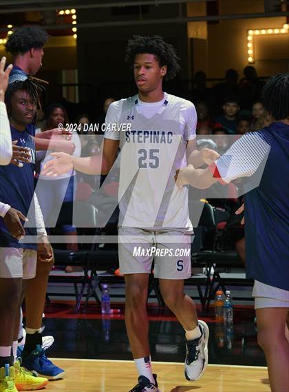 Thumbnail 2 in Iona Prep @ Archbishop Stepinac (The Crusader Classic) photogallery.