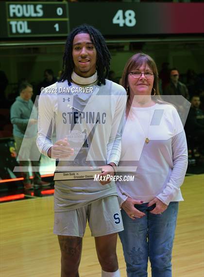 Thumbnail 2 in Iona Prep @ Archbishop Stepinac (The Crusader Classic) photogallery.