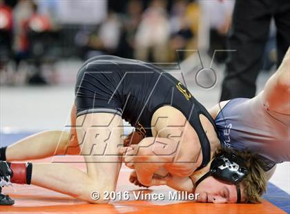Thumbnail 2 in WIAA 3A 132 LB Championship photogallery.
