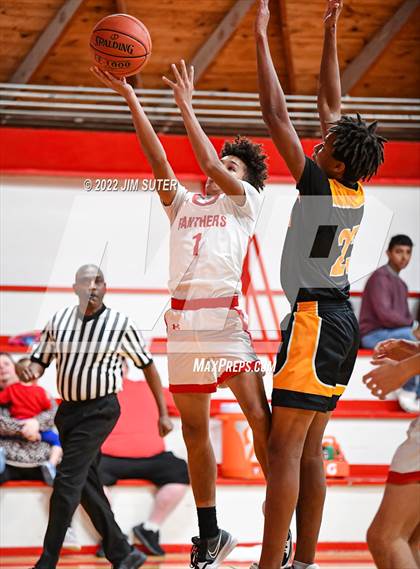 Thumbnail 2 in Burton vs Yorktown photogallery.