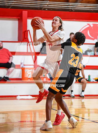 Thumbnail 2 in Burton vs Yorktown photogallery.