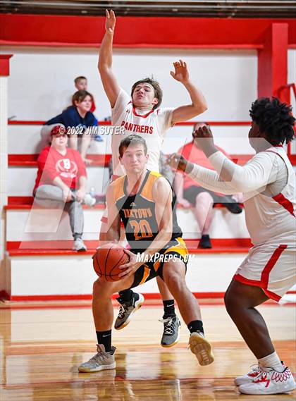 Thumbnail 3 in Burton vs Yorktown photogallery.