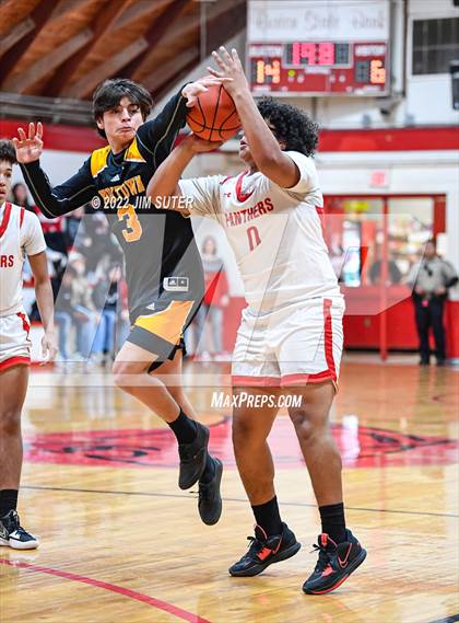 Thumbnail 1 in Burton vs Yorktown photogallery.