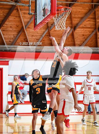 Thumbnail 2 in Burton vs Yorktown photogallery.