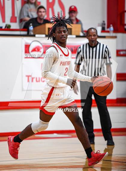 Thumbnail 2 in Burton vs Yorktown photogallery.