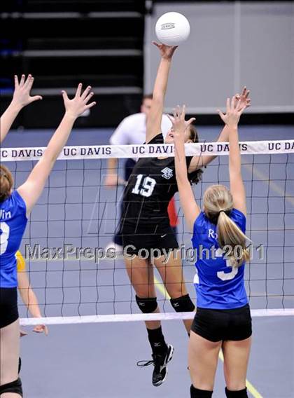 Thumbnail 3 in Rocklin vs. El Camino (CIF SJS D2 Final) photogallery.