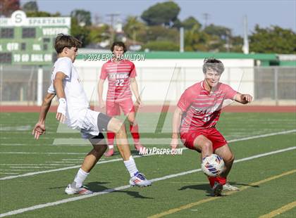 Thumbnail 3 in Redondo Union vs Palos Verdes (South High Holiday Tournament) photogallery.