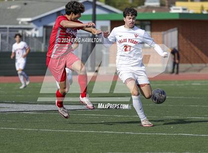 Thumbnail 1 in Redondo Union vs Palos Verdes (South High Holiday Tournament) photogallery.