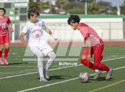 Thumbnail 1 in Redondo Union vs Palos Verdes (South High Holiday Tournament) photogallery.