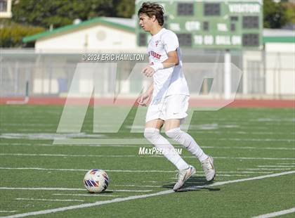 Thumbnail 2 in Redondo Union vs Palos Verdes (South High Holiday Tournament) photogallery.
