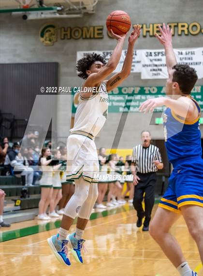 Thumbnail 1 in Kelso @ Timberline (WIAA 3A District semi-final) photogallery.