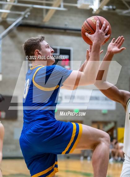 Thumbnail 1 in Kelso @ Timberline (WIAA 3A District semi-final) photogallery.