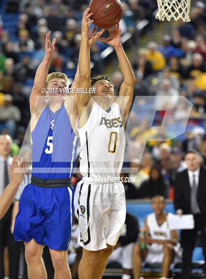 Thumbnail 2 in Lincoln vs. Seattle Prep (WIAA 3A Quarterfinal) photogallery.