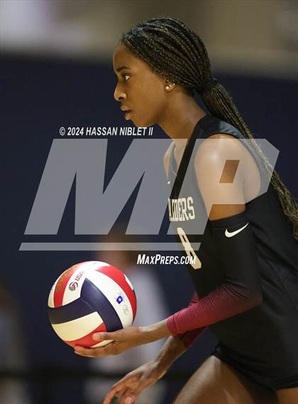 Thumbnail 3 in North Cobb vs. Alpharetta (GHSA 6A State Finals) photogallery.