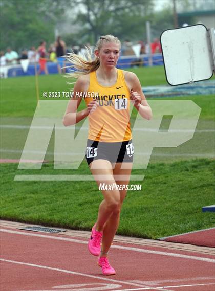 Thumbnail 2 in CHSAA 4A Finals (1600 Meter) photogallery.