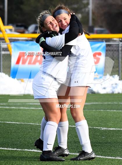 Thumbnail 2 in Monroe-Woodbury vs. Fayetteville-Manlius (NYSPHSAA Class AA Final) photogallery.