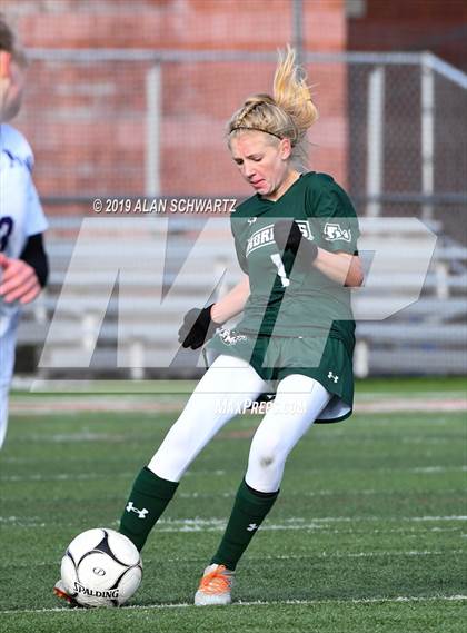 Thumbnail 2 in Monroe-Woodbury vs. Fayetteville-Manlius (NYSPHSAA Class AA Final) photogallery.