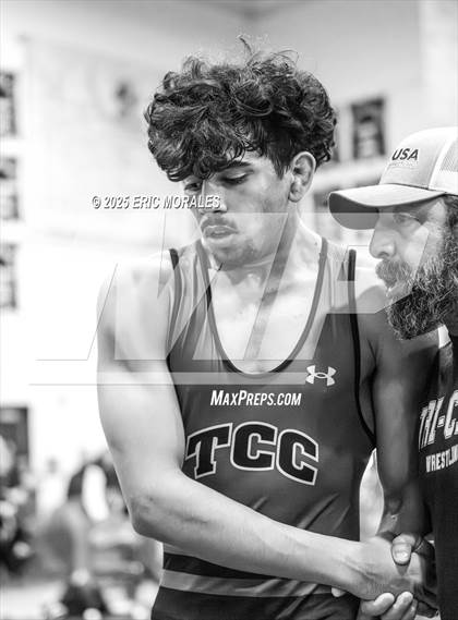 Thumbnail 1 in CIF SDS Division IV Championship photogallery.