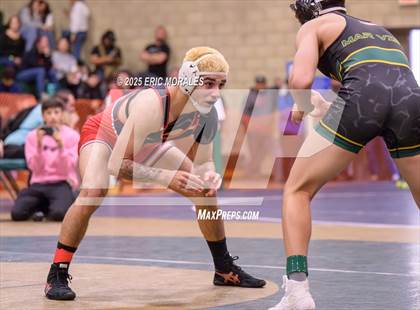 Thumbnail 1 in CIF SDS Division IV Championship photogallery.