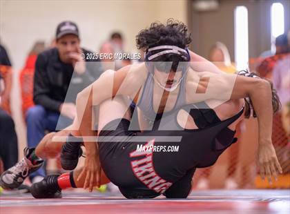 Thumbnail 1 in CIF SDS Division IV Championship photogallery.