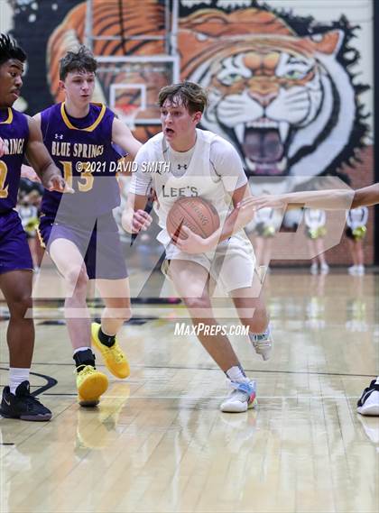 Thumbnail 3 in Lee's Summit vs. Blue Springs (MSHSAA Sectional Playoff) photogallery.