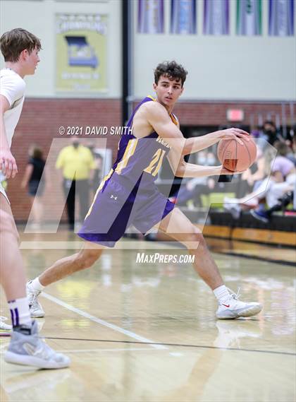 Thumbnail 3 in Lee's Summit vs. Blue Springs (MSHSAA Sectional Playoff) photogallery.