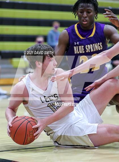 Thumbnail 3 in Lee's Summit vs. Blue Springs (MSHSAA Sectional Playoff) photogallery.
