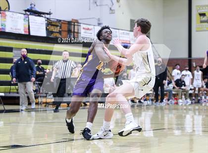Thumbnail 1 in Lee's Summit vs. Blue Springs (MSHSAA Sectional Playoff) photogallery.