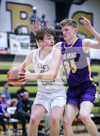 Thumbnail 3 in Lee's Summit vs. Blue Springs (MSHSAA Sectional Playoff) photogallery.