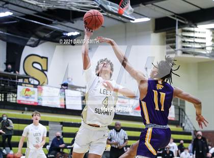 Thumbnail 3 in Lee's Summit vs. Blue Springs (MSHSAA Sectional Playoff) photogallery.