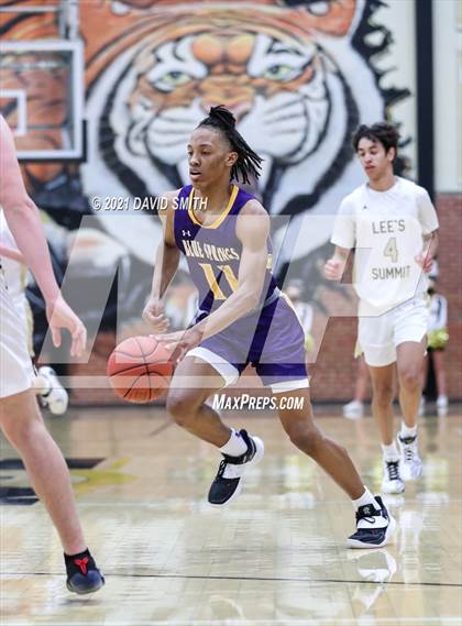 Thumbnail 1 in Lee's Summit vs. Blue Springs (MSHSAA Sectional Playoff) photogallery.