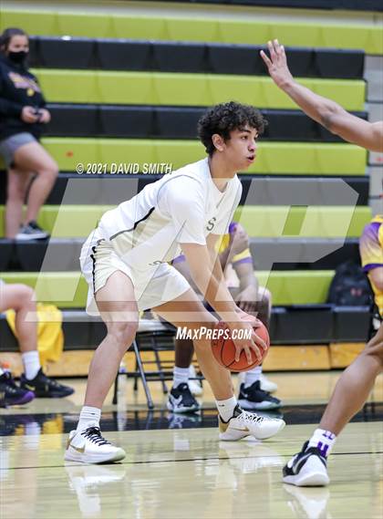 Thumbnail 3 in Lee's Summit vs. Blue Springs (MSHSAA Sectional Playoff) photogallery.