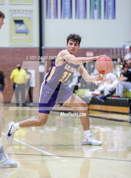 Thumbnail 1 in Lee's Summit vs. Blue Springs (MSHSAA Sectional Playoff) photogallery.
