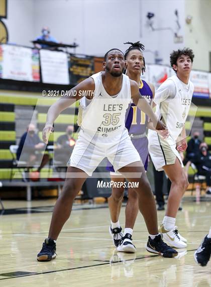 Thumbnail 2 in Lee's Summit vs. Blue Springs (MSHSAA Sectional Playoff) photogallery.
