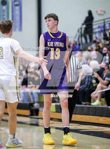 Thumbnail 3 in Lee's Summit vs. Blue Springs (MSHSAA Sectional Playoff) photogallery.