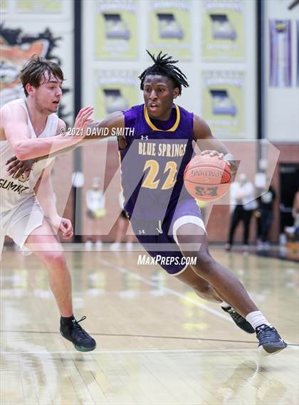 Thumbnail 2 in Lee's Summit vs. Blue Springs (MSHSAA Sectional Playoff) photogallery.