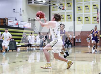 Thumbnail 3 in Lee's Summit vs. Blue Springs (MSHSAA Sectional Playoff) photogallery.