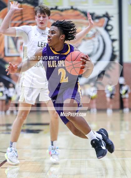 Thumbnail 2 in Lee's Summit vs. Blue Springs (MSHSAA Sectional Playoff) photogallery.