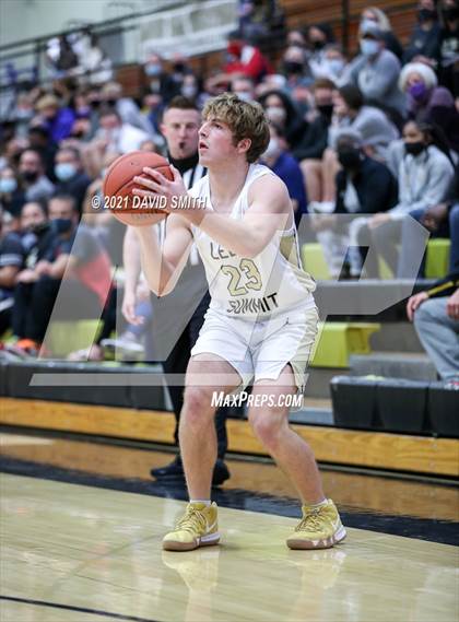 Thumbnail 3 in Lee's Summit vs. Blue Springs (MSHSAA Sectional Playoff) photogallery.