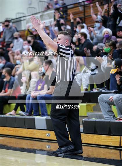 Thumbnail 2 in Lee's Summit vs. Blue Springs (MSHSAA Sectional Playoff) photogallery.