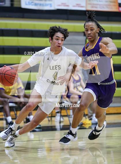 Thumbnail 1 in Lee's Summit vs. Blue Springs (MSHSAA Sectional Playoff) photogallery.
