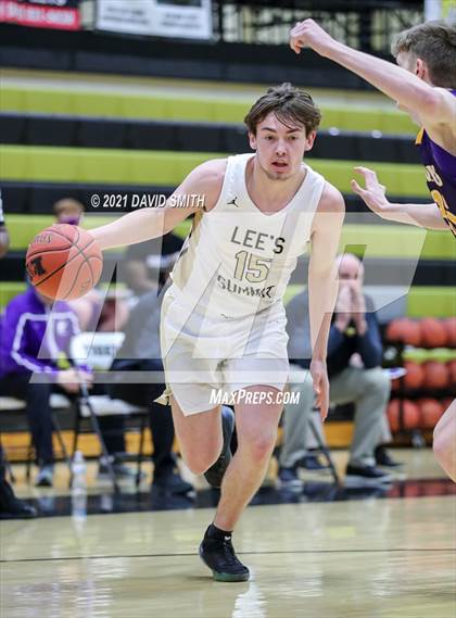 Thumbnail 3 in Lee's Summit vs. Blue Springs (MSHSAA Sectional Playoff) photogallery.