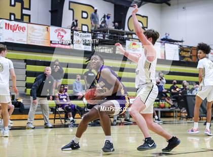 Thumbnail 2 in Lee's Summit vs. Blue Springs (MSHSAA Sectional Playoff) photogallery.
